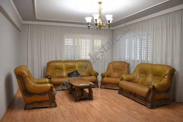 Apartament 3+1 per shitje prane sheshit Shtraus ne Tirane